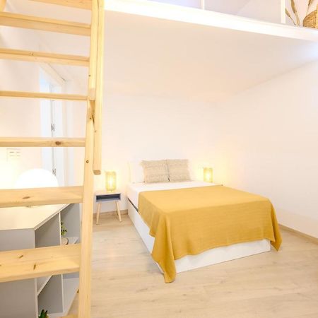 Modern 3 Bedroom, City Center With Patio & High Ceilings By 10Tosea Malaga Exterior photo